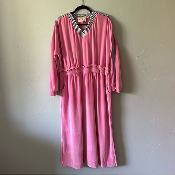 Buru Dresses & Skirts - Buru Pink Velvet Long Sleeve Track Midi Dress Size 1x